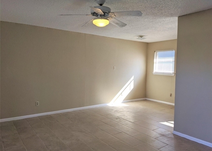 915 Alexander Street - Photo 1
