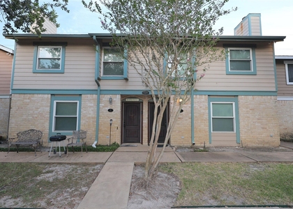 720 Memorial Mews Street - Photo 1