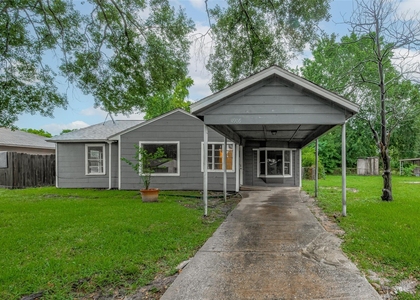 4906 Larkspur Street - Photo 1
