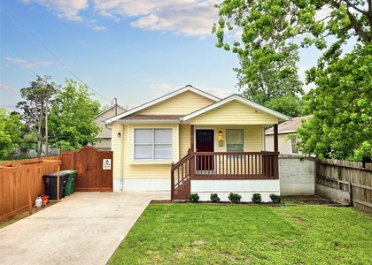 828 E 39th Street - Photo 1