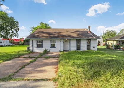 7009 Sprague Avenue - Photo 1