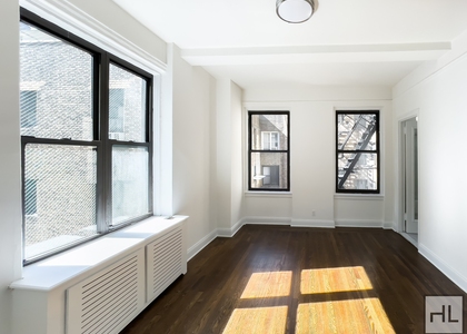 East 46 Street - Photo 1