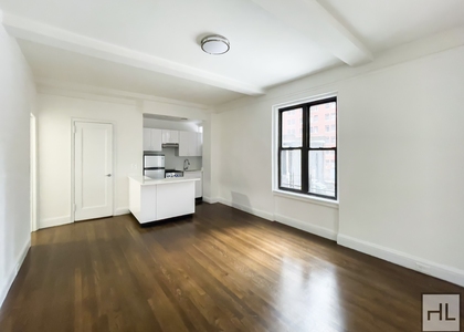 East 46 Street - Photo 1