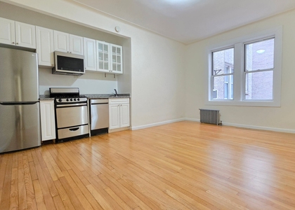 West 13 Street - Photo 1