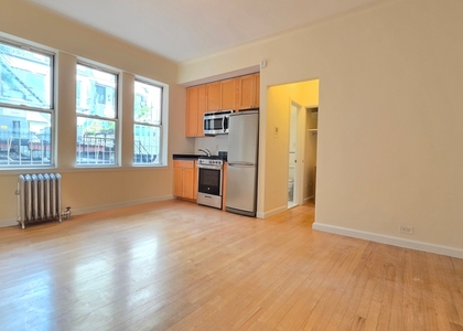 West 13 Street - Photo 1