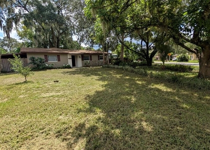 1408 Ne 25th Place - Photo 1