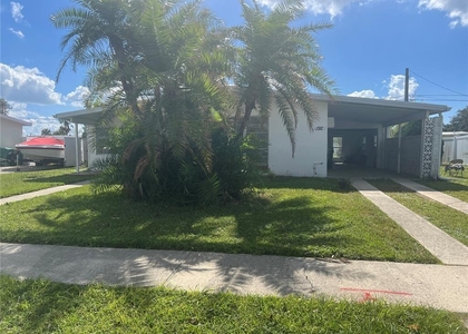 21923 Buxton Avenue - Photo 1