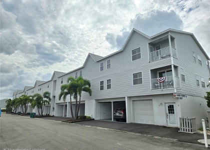 3607 E Bay Drive - Photo 1