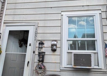 1031 Washington Street - Photo 1