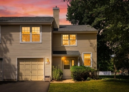 44 Whitby Cir - Photo 1