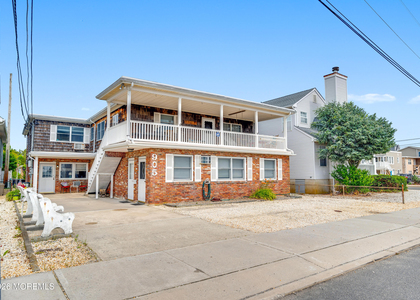 905 Sw Central Avenue - Photo 1