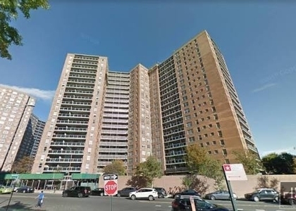 Queens Boulevard - Photo 1