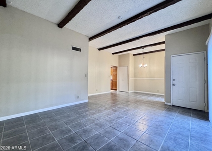 606 S Evergreen Road - Photo 1
