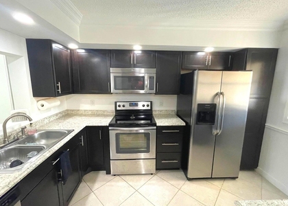 2805 Sw 22nd Avenue - Photo 1