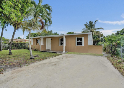 1318 Nw 11th Place - Photo 1