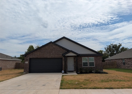 504 Jameson Street - Photo 1