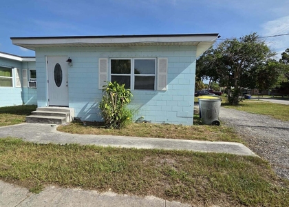 2204 Ave G - Photo 1