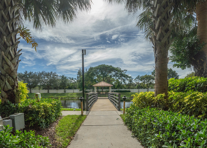 948 Nw 18th Avenue - Photo 1
