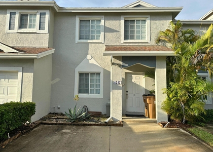 4747 Sw 14th Street - Photo 1