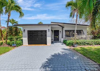 231 Se 3rd Avenue - Photo 1