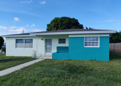 1496 W 32nd Street - Photo 1
