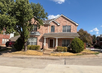 462 Richmond Street - Photo 1
