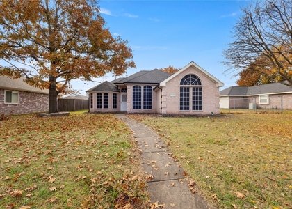 1308 London Drive - Photo 1