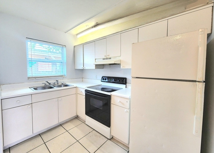 215 Sw 1st Court - Photo 1