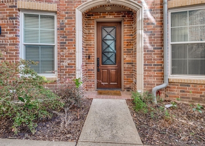 3200 Ross Avenue - Photo 1