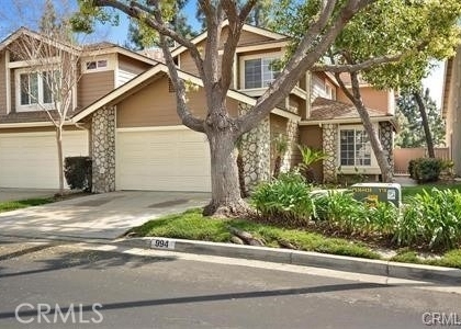 994 Bidwell - Photo 1