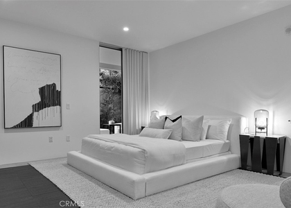 838 N Kings Road - Photo 1