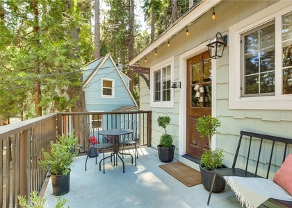 652 E Victoria Court - Photo 1