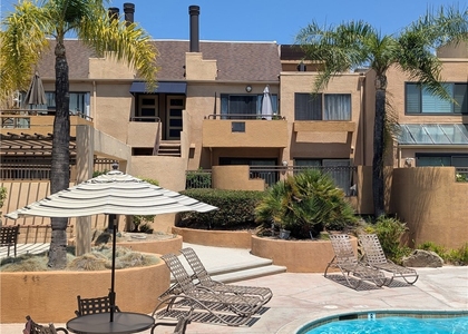 25671 Le Parc - Photo 1