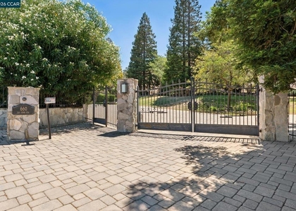 660 La Casa Via - Photo 1