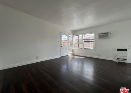 2010 W 35th Street - Photo 1