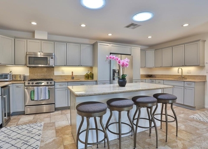 1421 Sunflower Circle N - Photo 1