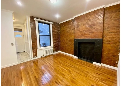 247 E 39th Street - Photo 1