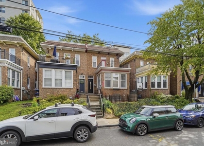 1 Athens Avenue W - Photo 1