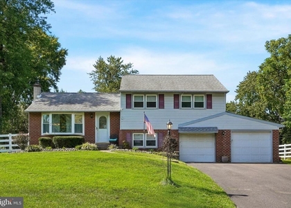 2176 Meadowview Drive - Photo 1