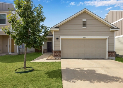 6401 Graymont Dr - Photo 1