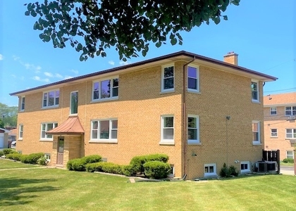 736 E Division Street - Photo 1