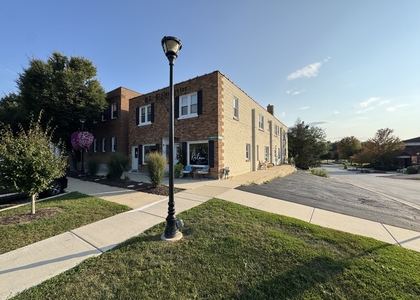 3s230 Warren Avenue - Photo 1