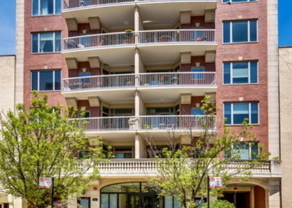 508 W Melrose Street - Photo 1