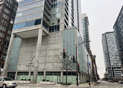 611 S Wells Street - Photo 1