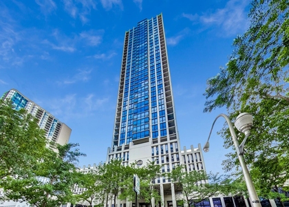 1122 N Clark Street - Photo 1