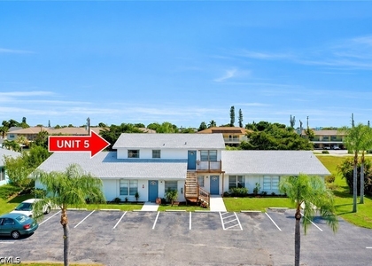 4705 Se 4th Place - Photo 1