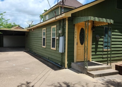 1806 N Avenue S - Photo 1