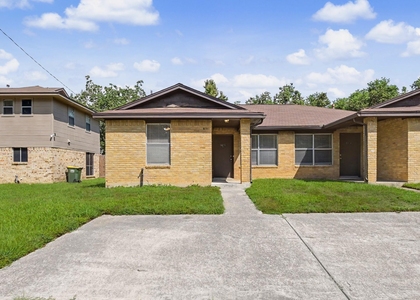 1605 Hazelwood Street - Photo 1