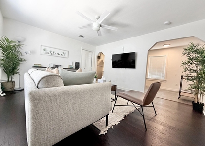 218 W 15th Street - Photo 1