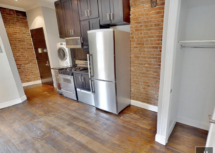 East 106 Street - Photo 1